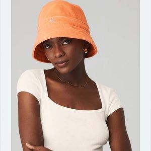 Alo Yoga terry bucket hat